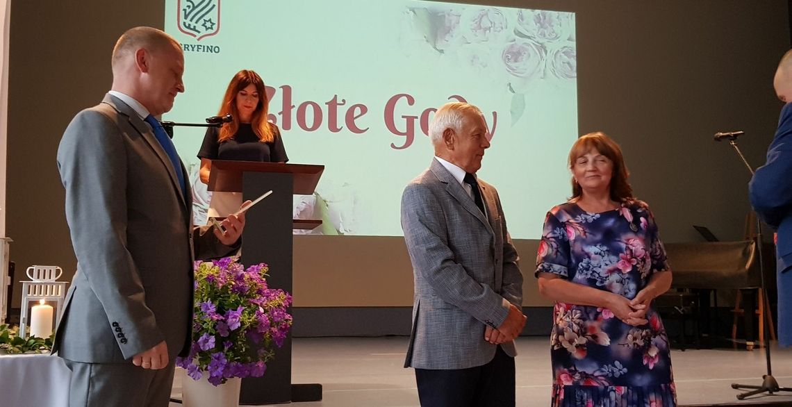 Otrzymali medale za długoletnie pożycie małżeńskie Otrzymali medale za długoletnie pożycie małżeńskie