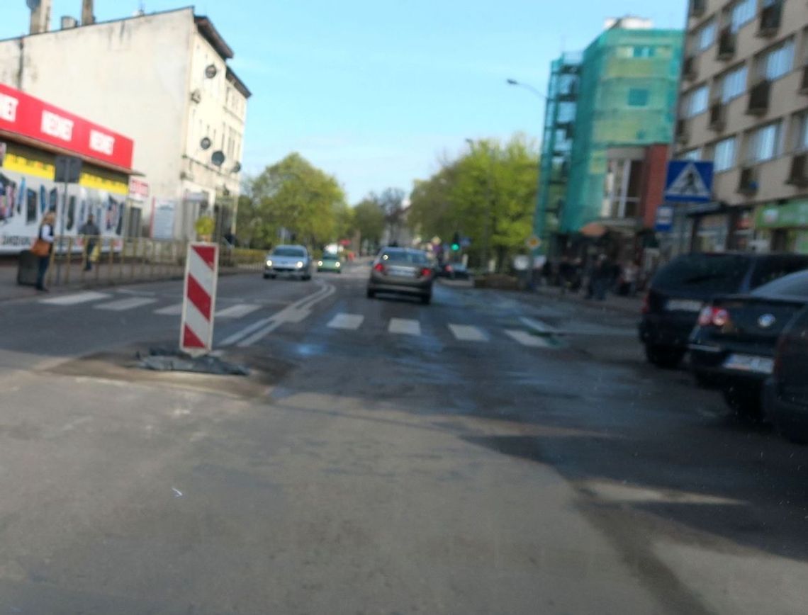 Pachołek na środku drogi Pachołek na środku drogi