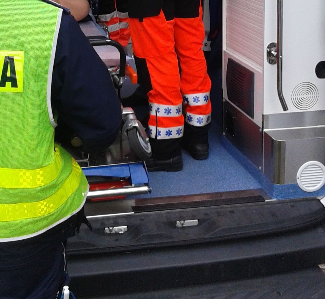 Pacjent zaatakował ratownika w karetce
