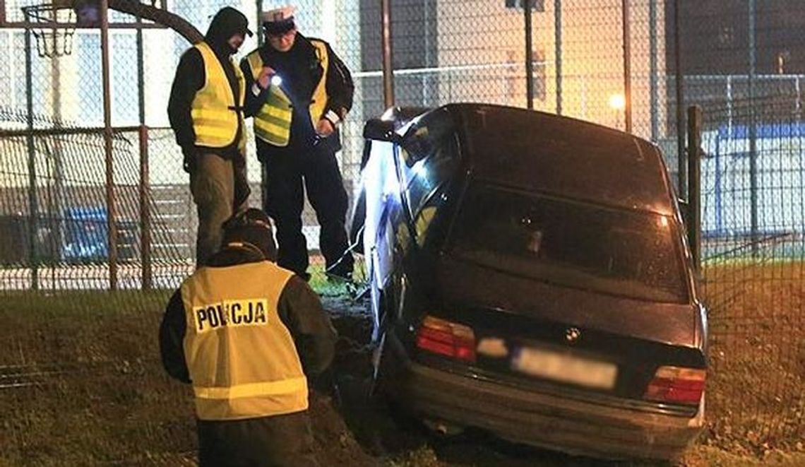 Palił gumę i kręcił bączki pod wpływem narkotyków. Nie miał prawa jazdy i był poszukiwany przez policję Palił gumę i kręcił bączki pod wpływem narkotyków. Nie miał prawa jazdy i był poszukiwany przez policję