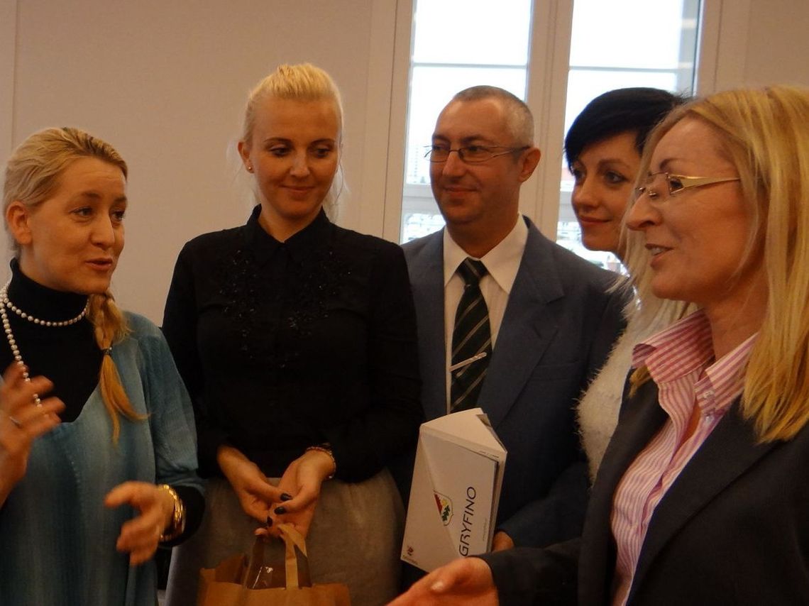 Palma kokosowa i parlament w Poczdamie Palma kokosowa i parlament w Poczdamie