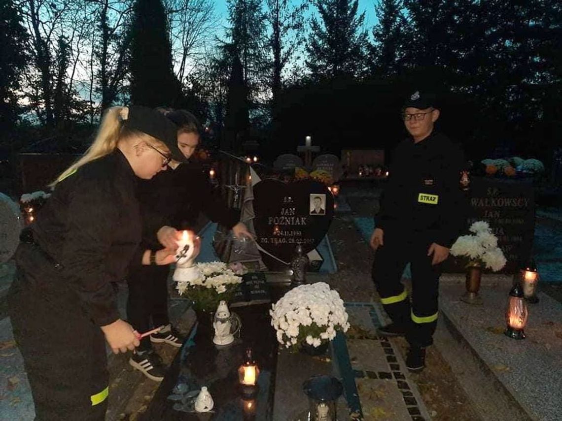 Pamiętają o strażakach, którzy odeszli na wieczną służbę