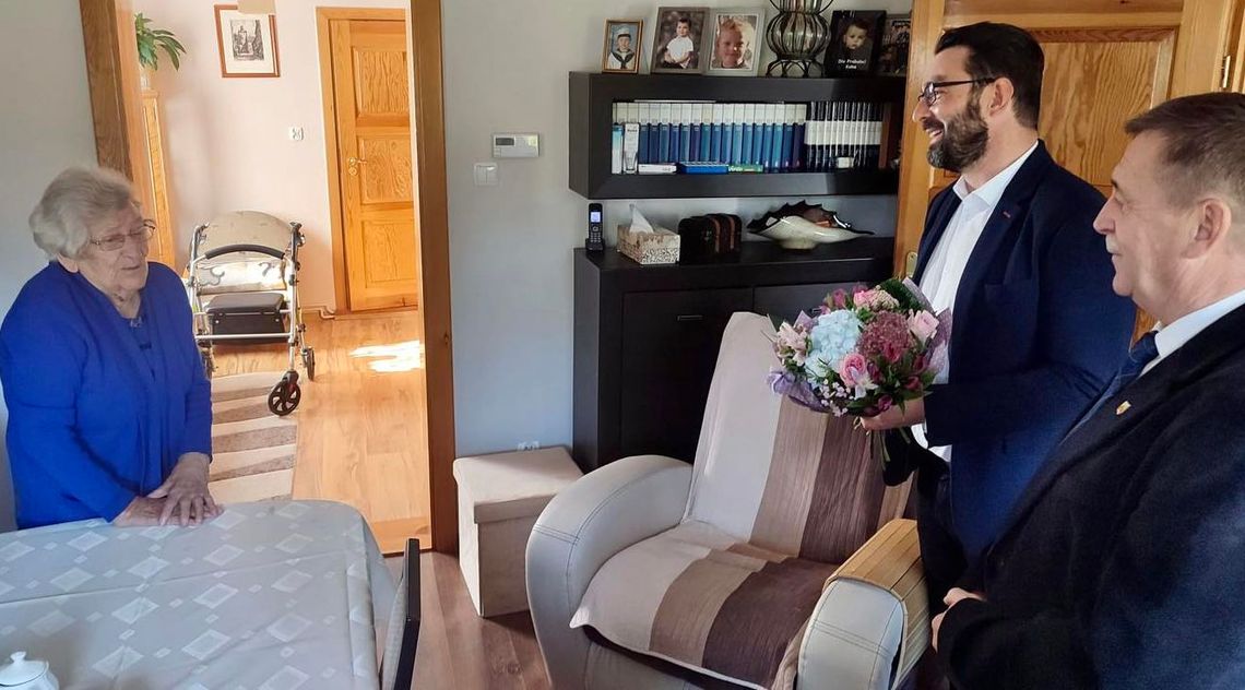 Pani Janina jest najstarszą mieszkanką gminy. Właśnie świętowała 97. urodziny