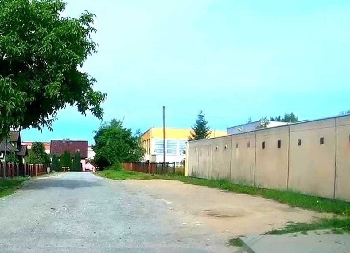 Parkowanie przy ulicy Jana Pawła II Parkowanie przy ulicy Jana Pawła II