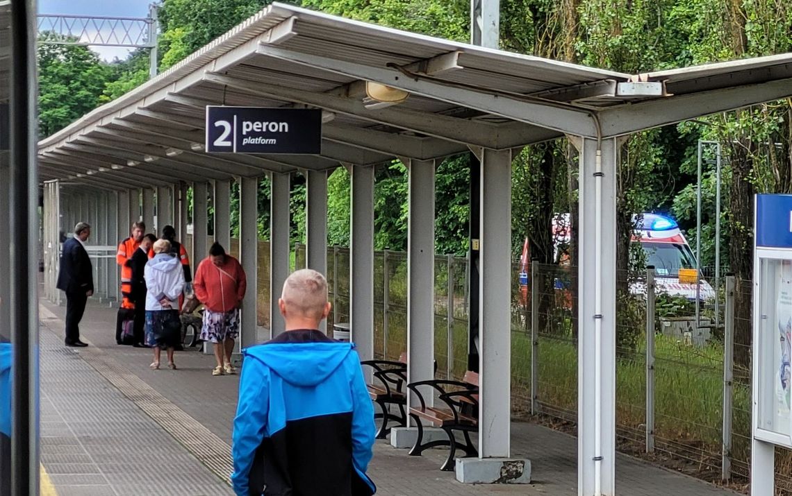 Pasażerka zasłabła w pociągu. Wezwano karetkę [FOTO]