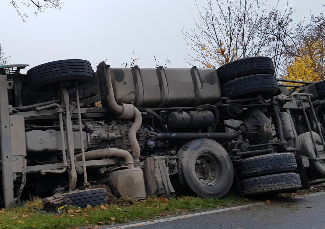 Pechowe miejsce. Wypadek ciężarówki