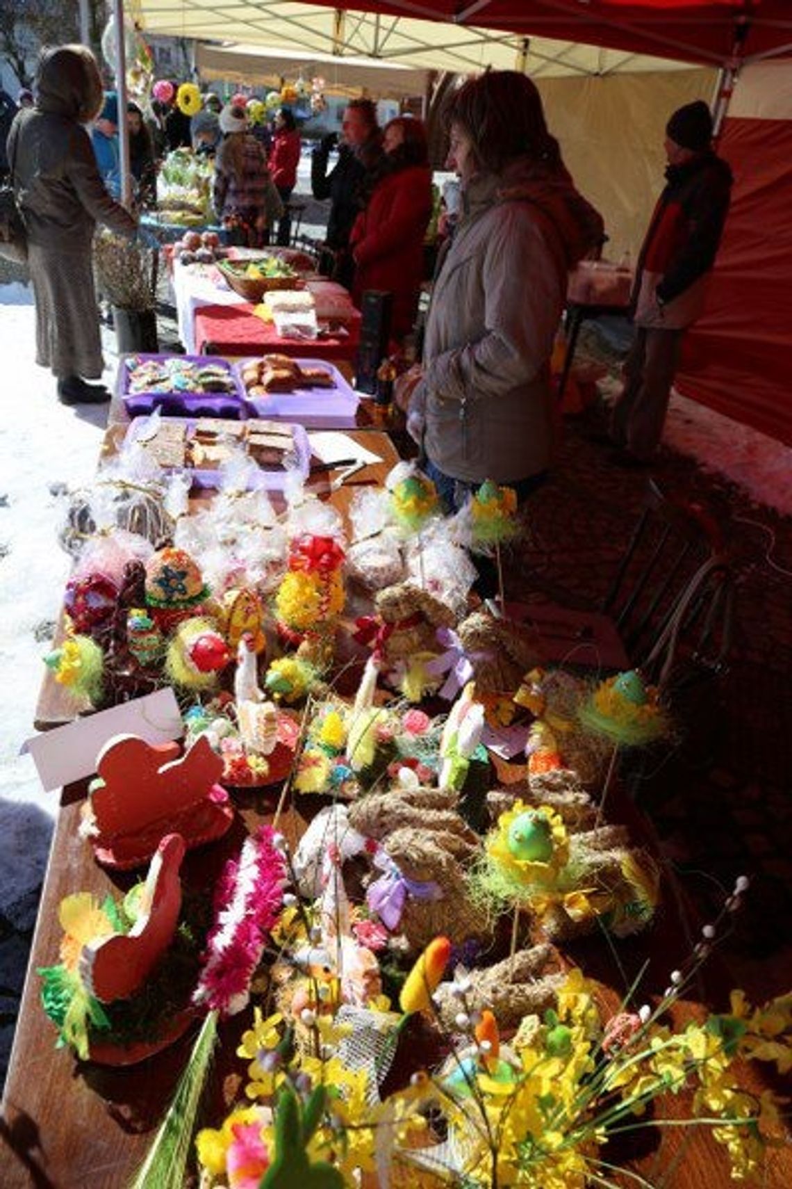 Piątkowy kiermasz świąteczny i poniedziałkowe ognisko z kiełbaskami Piątkowy kiermasz świąteczny i poniedziałkowe ognisko z kiełbaskami