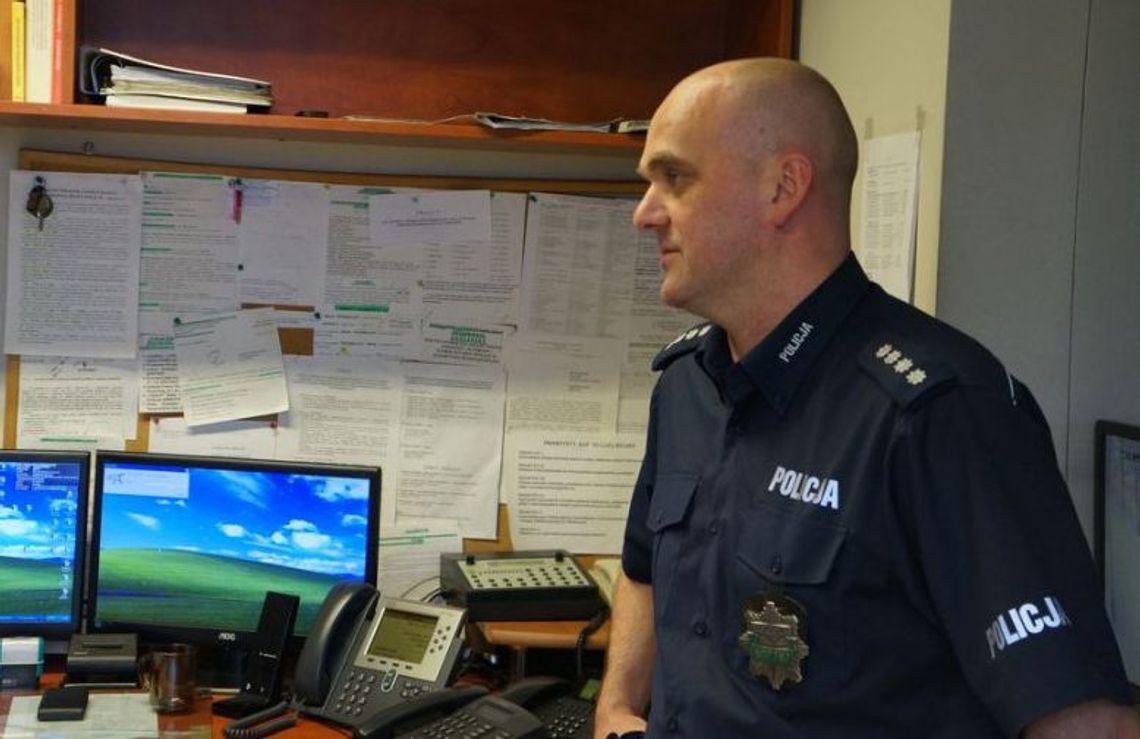 Pieniądze złodziej ukradł z kredensu Pieniądze złodziej ukradł z kredensu