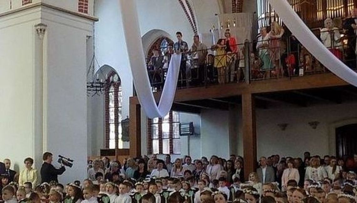 Pierwsze komunie św. 8 i 9 maja - tylko uroczystość kościelna Pierwsze komunie św. 8 i 9 maja - tylko uroczystość kościelna