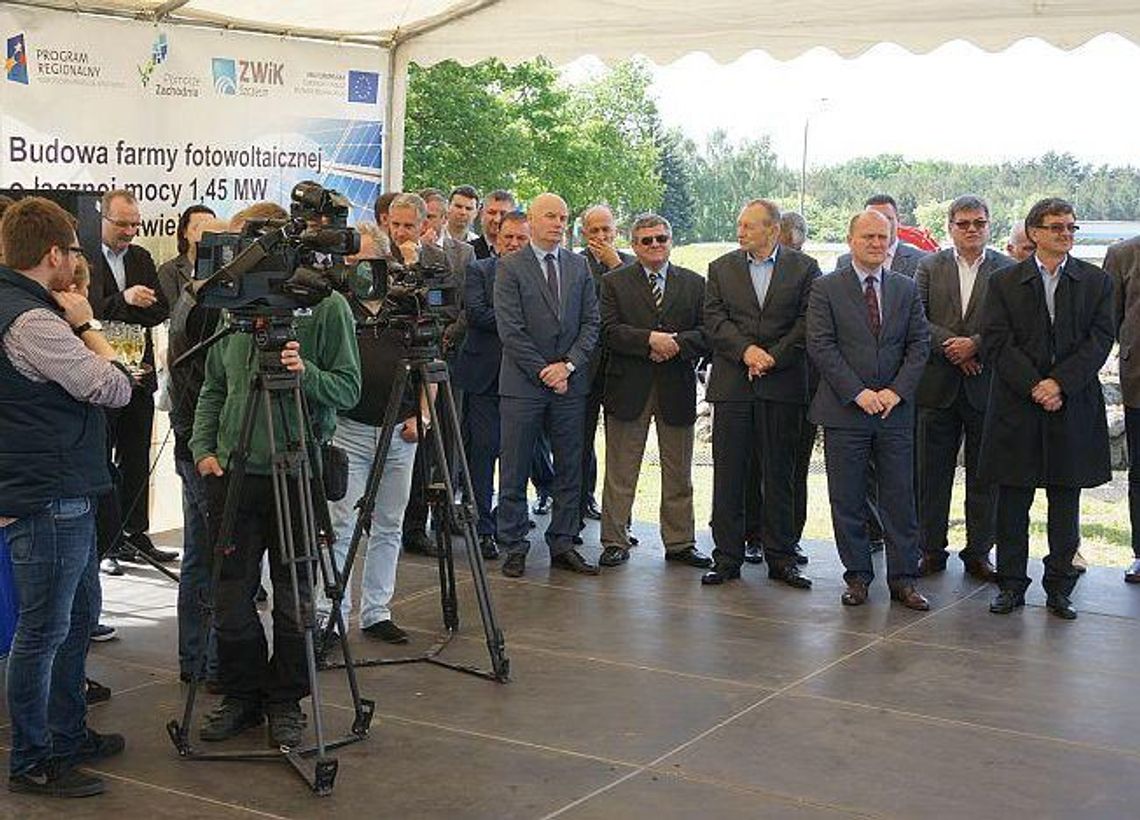 Piją wodę dzięki słońcu. Panele na 2 hektarach Piją wodę dzięki słońcu. Panele na 2 hektarach