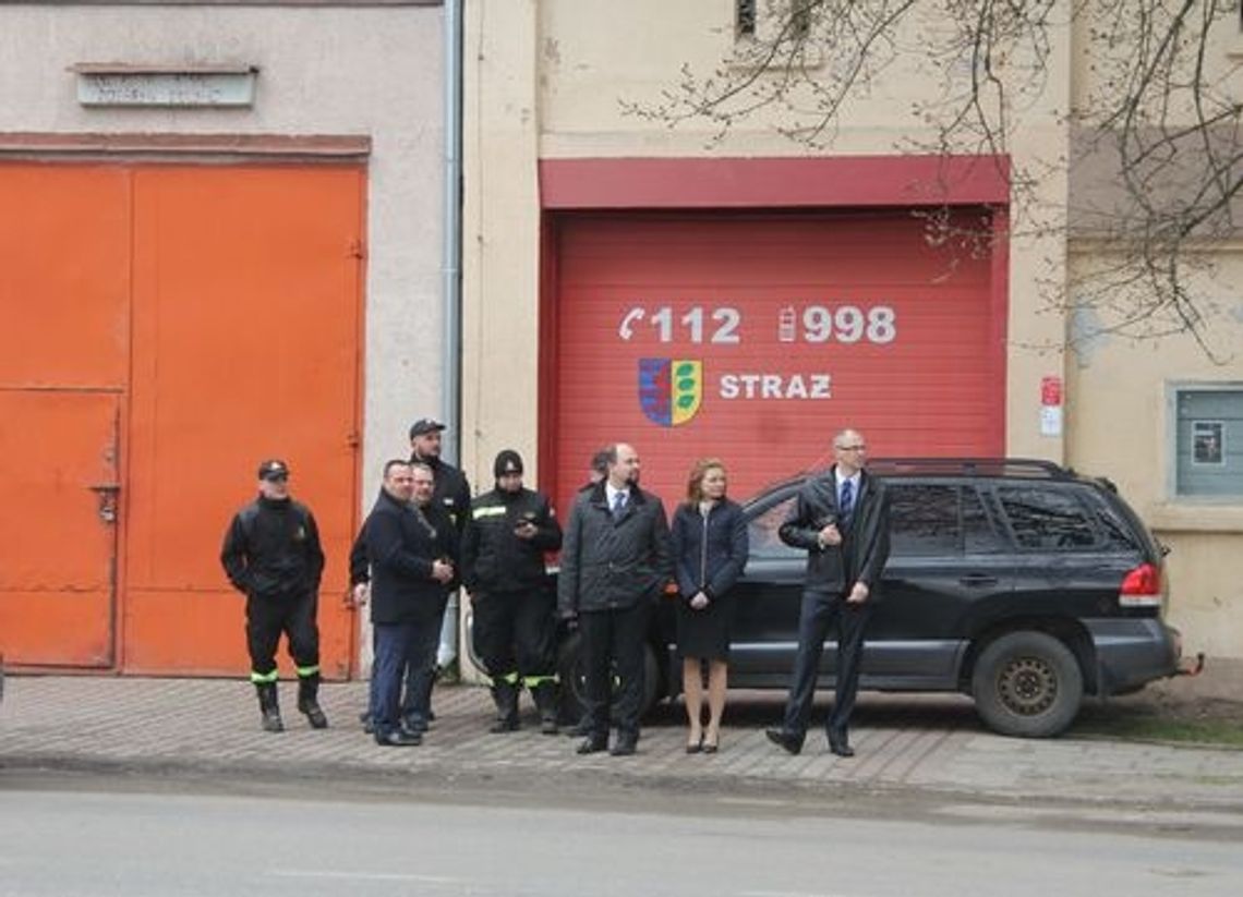 Pijani strażacy w akcji Pijani strażacy w akcji