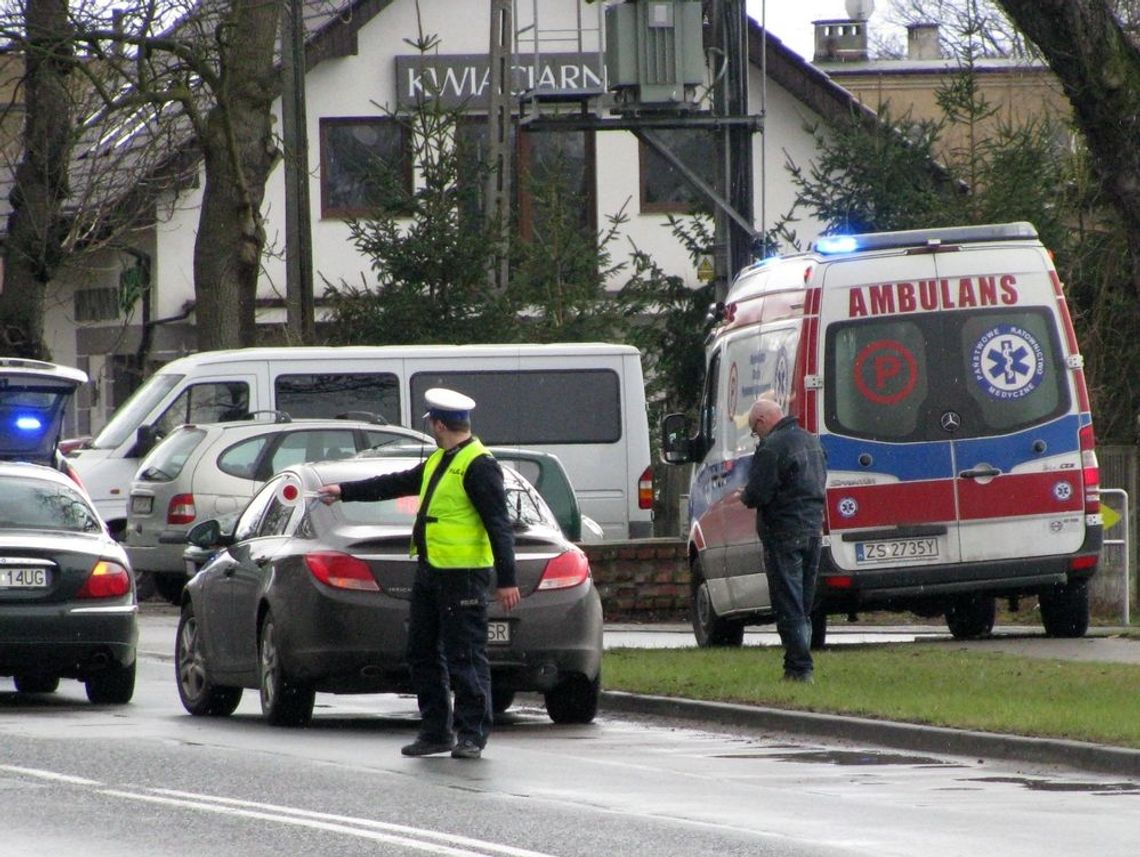 Pijany potrącił kobietę na przejściu