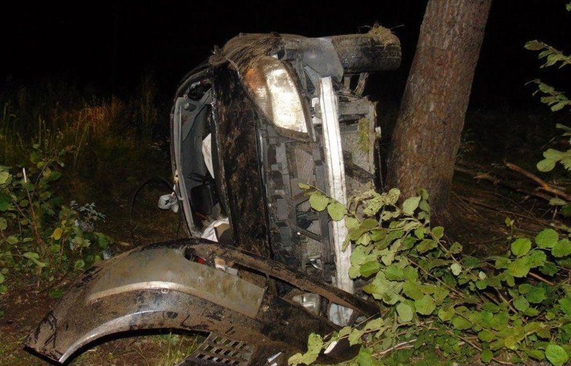 Pijany wjechał do rowu na południu powiatu gryfińskiego. Co grozi 62-latkowi po odmowie badania alkomatem Pijany wjechał do rowu na południu powiatu gryfińskiego. Co grozi 62-latkowi po odmowie badania alkomatem
