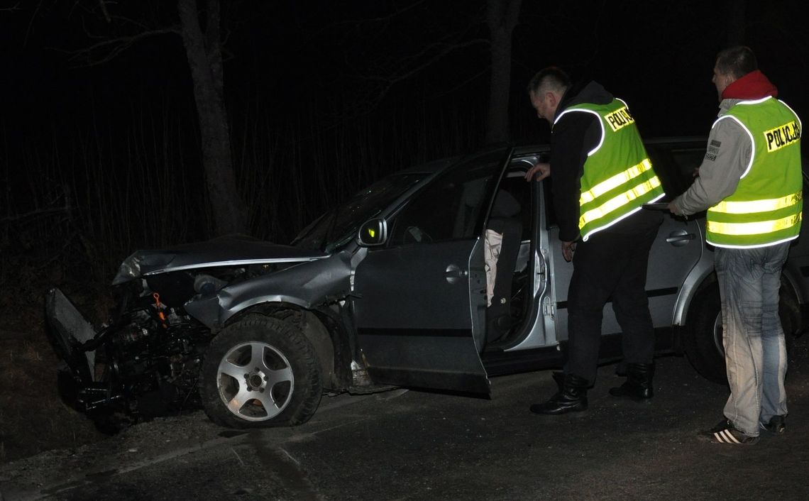 Pijany wjechał w samochód jadący z naprzeciwka. Pasażerka z obrażeniami w szpitalu