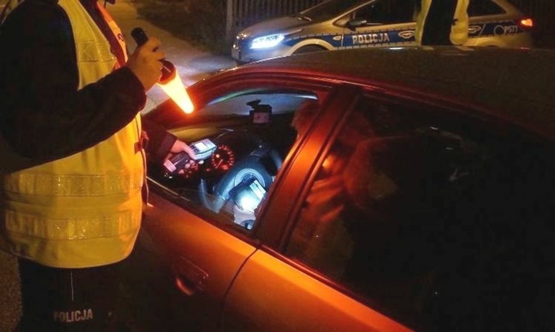 Pijany wracał z pracy do domu Pijany wracał z pracy do domu