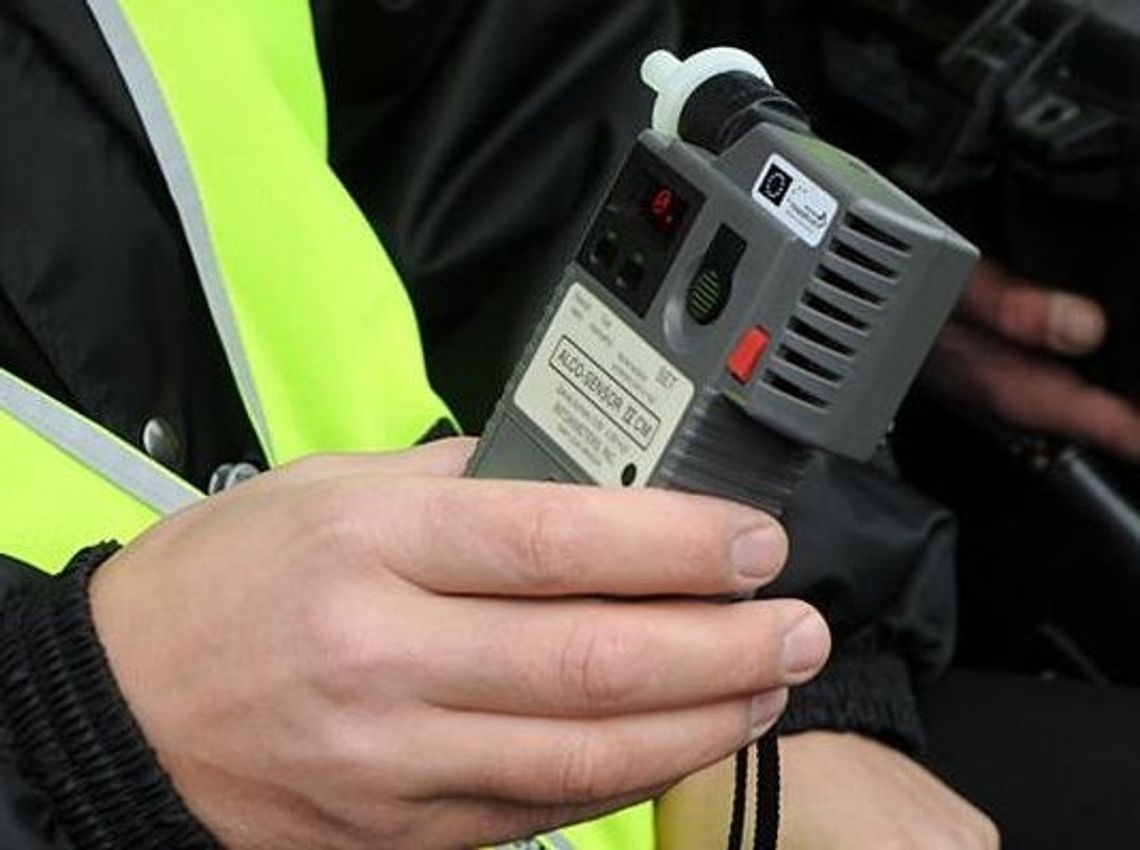 Pijany za kierownicą opla Pijany za kierownicą opla