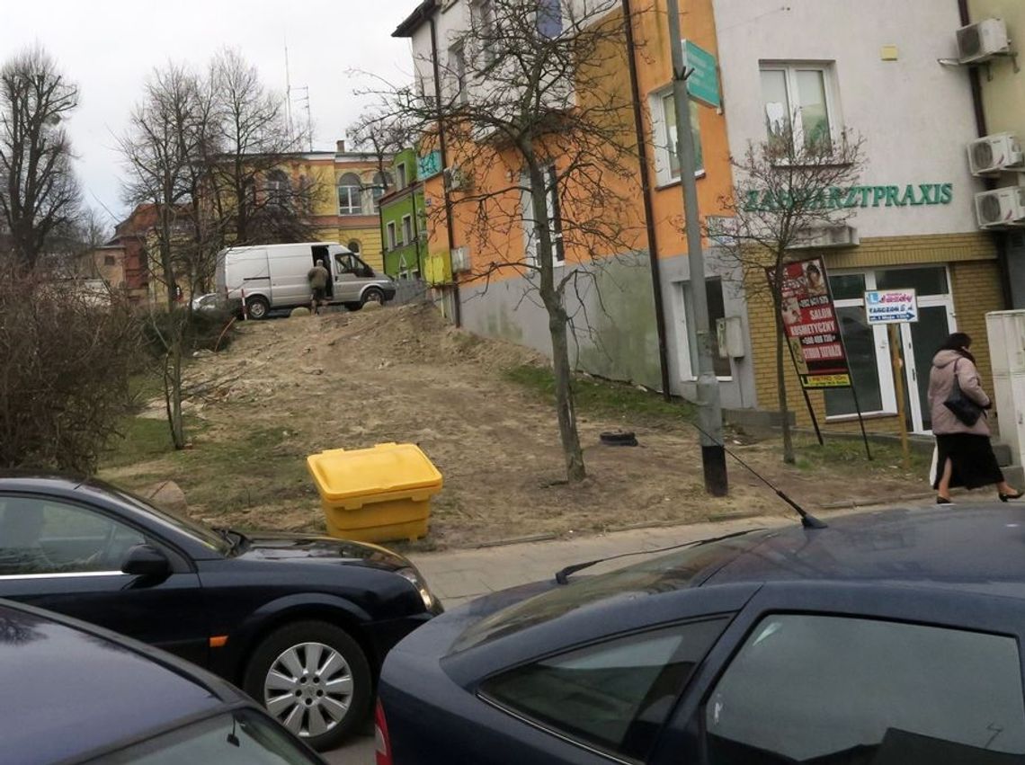 Plac budowy obok UMiG?