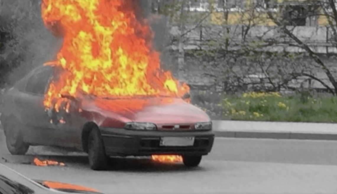 Płoną samochody na parkingach