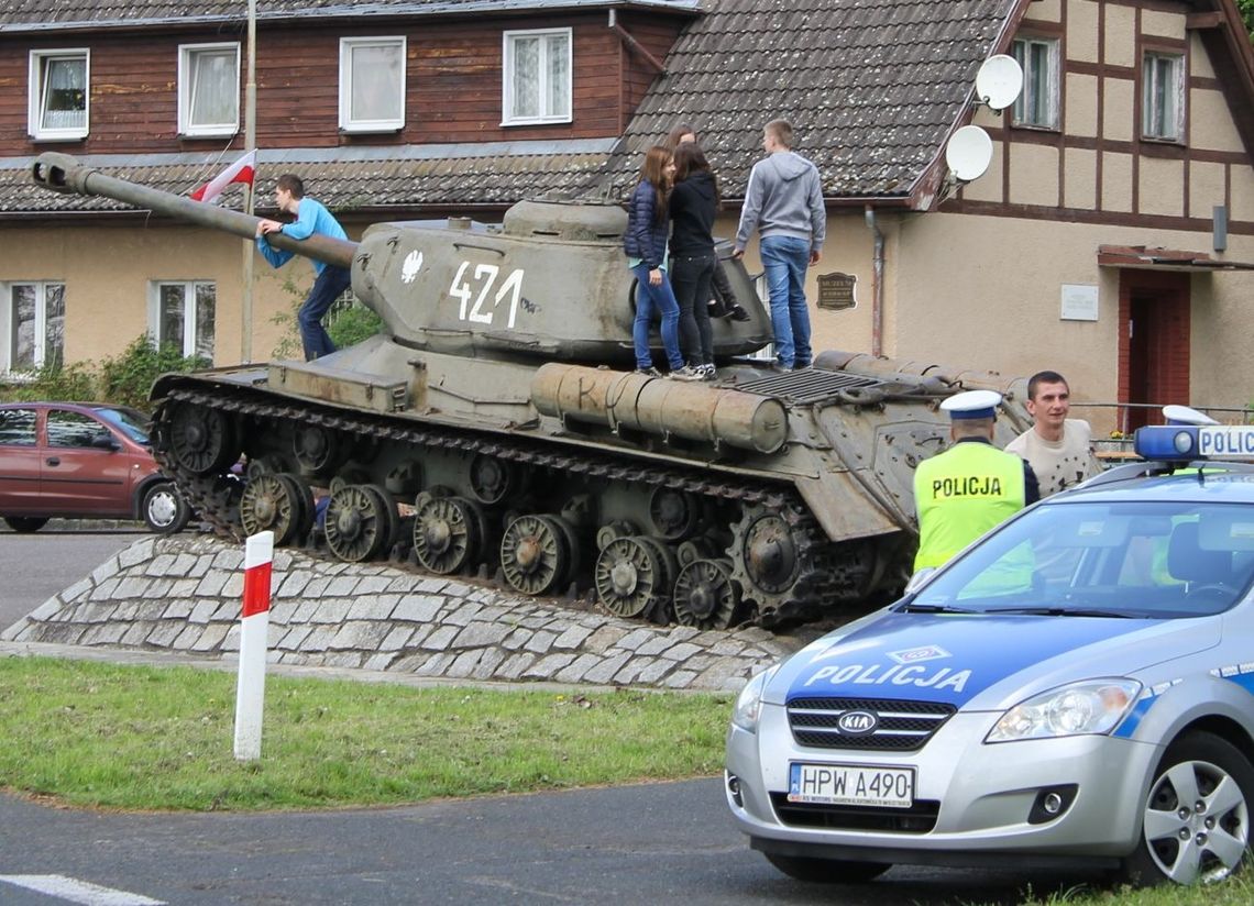 Po angielsku po radzieckim czołgu Po angielsku po radzieckim czołgu