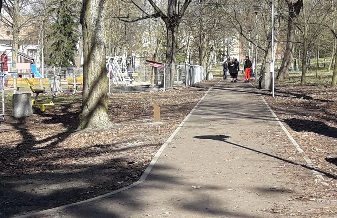 Po świątecznych uciechach przy stole wskazany spacer Po świątecznych uciechach przy stole wskazany spacer