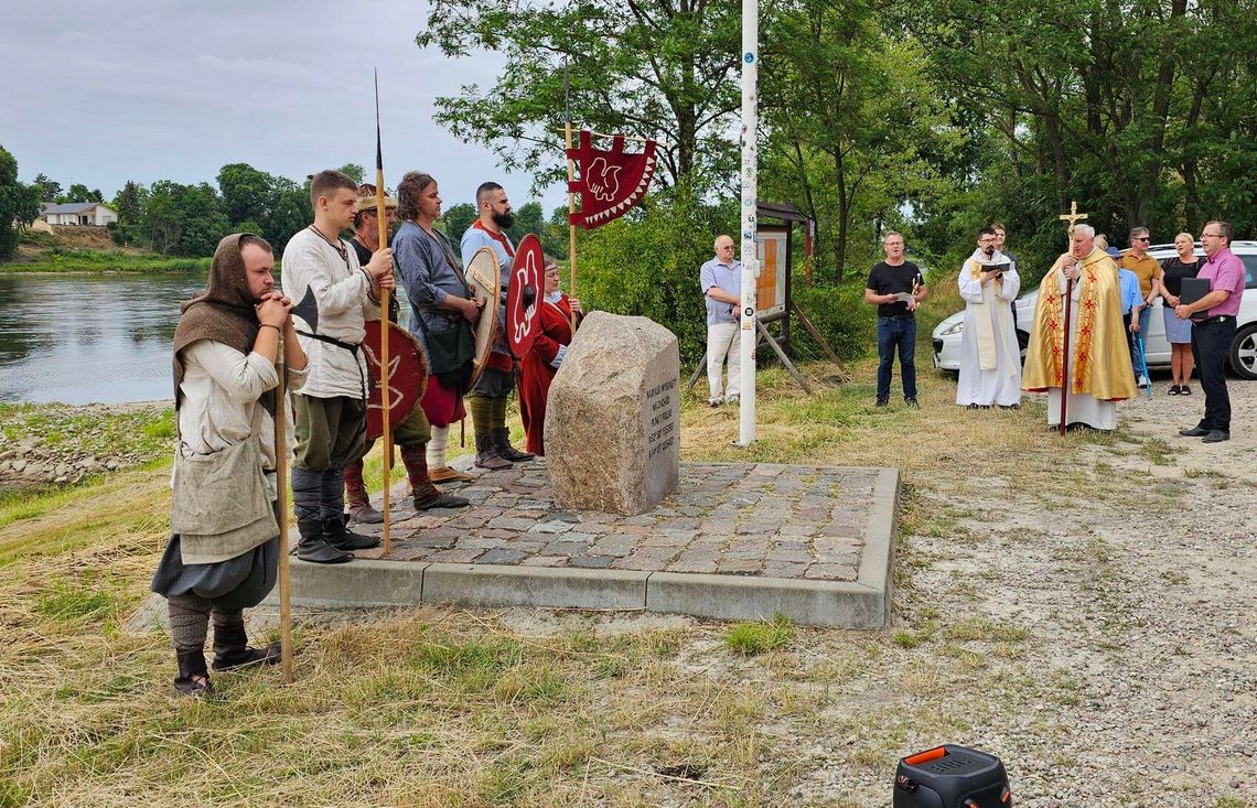 Pobłogosławiono wodę w Odrze. Sezon turystyczny rozpoczęty, można pływać