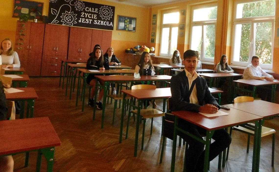 Początek roku szkolnego w reżimie sanitarnym w Gryfinie Początek roku szkolnego w reżimie sanitarnym w Gryfinie