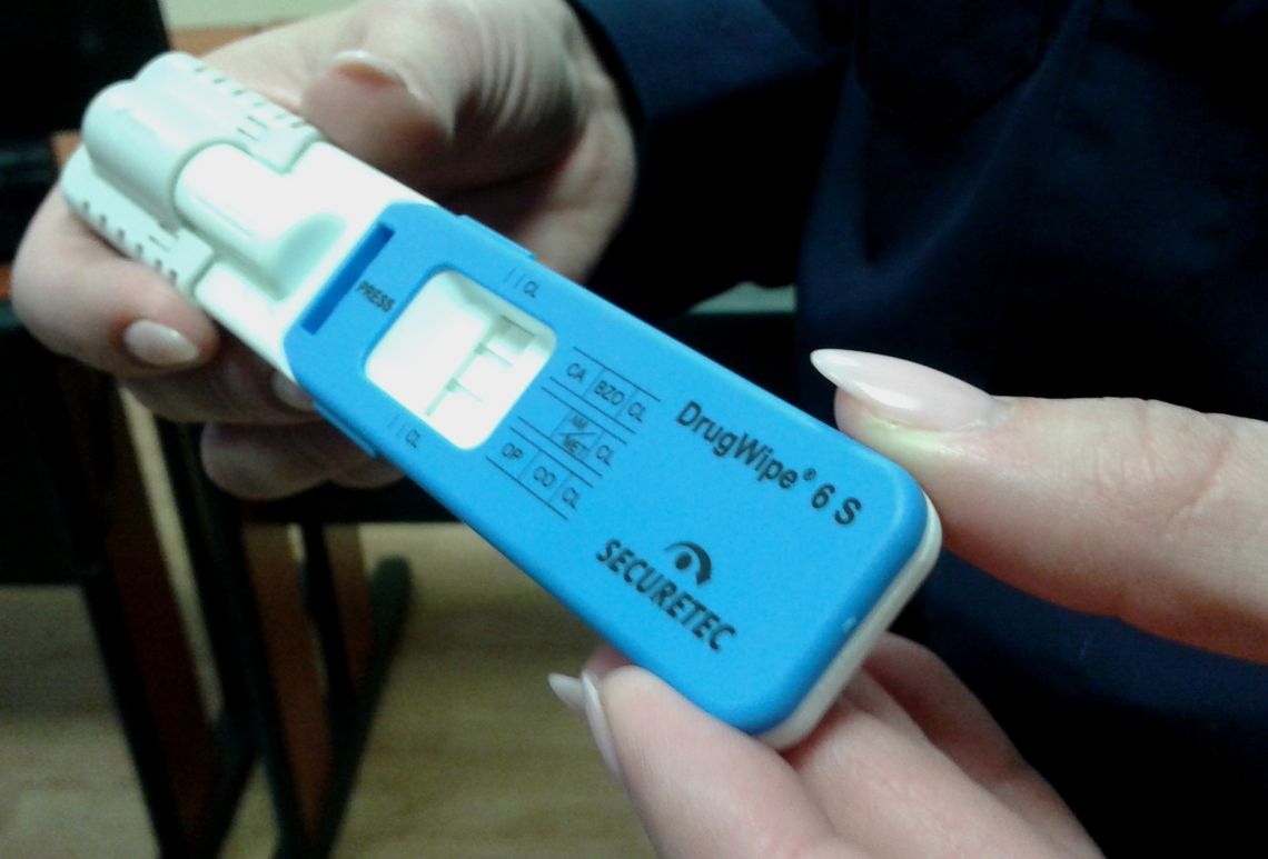 Pod wpływem narkotyków jechał ulicą Pomorską. Miał przy sobie narkotyki Pod wpływem narkotyków jechał ulicą Pomorską. Miał przy sobie narkotyki