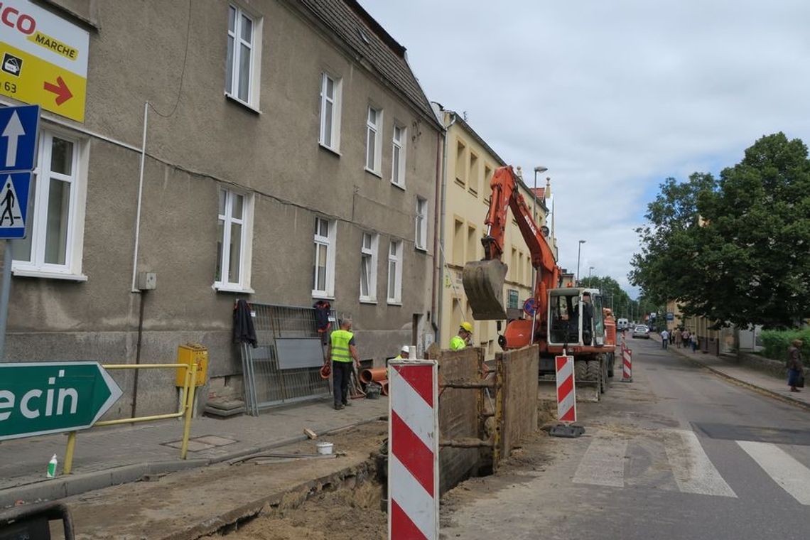 Podchodzą do zadania jak pies do jeża?