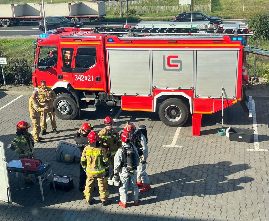 Podpalenie stacji Starlink w Woli Krobowskiej. Służby sprawdzają rosyjski ślad Podpalenie stacji Starlink w Woli Krobowskiej. Służby sprawdzają rosyjski ślad