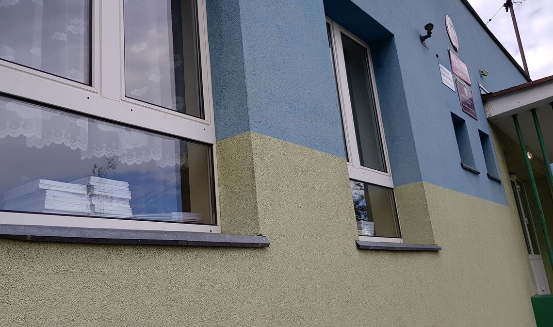 Podręczniki zostały w szkole, a nauczyciele na kwarantannie Podręczniki zostały w szkole, a nauczyciele na kwarantannie