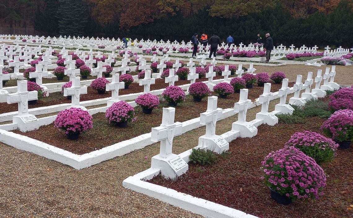 Podziękowania za kwiaty na groby żołnierzy