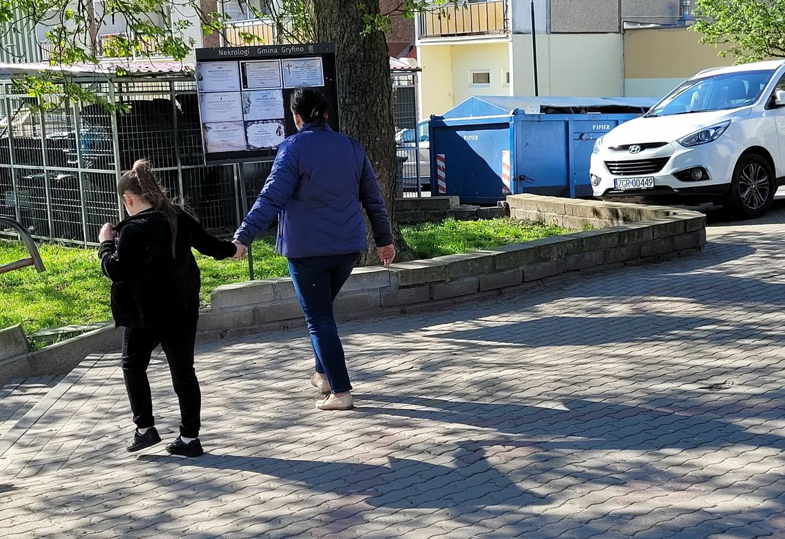 Pogrążeni w smutku, zapalą im wieczną lampkę