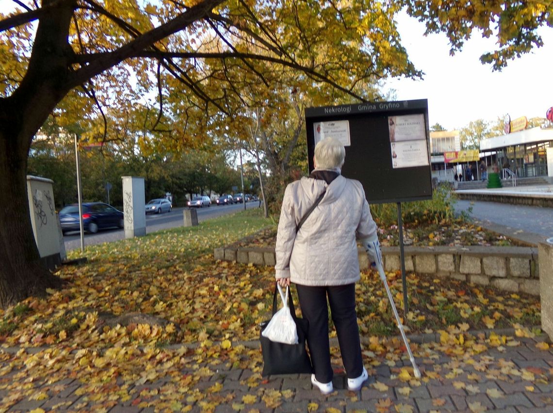 Pogrążeni w smutku, zapalą im wieczną lampkę