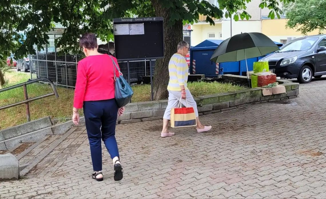 Pogrążeni w smutku, zapalą im wieczną lampkę