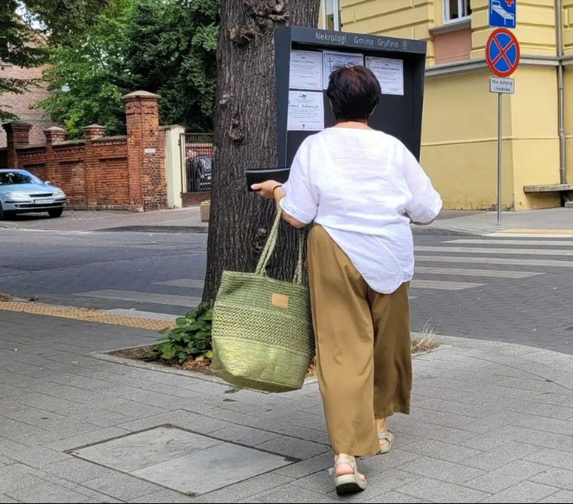 Pogrzeb to bolesny most między "był" a "pozostanie w pamięci"