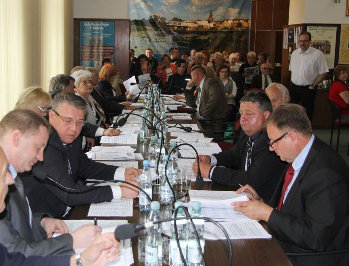 Pogrzebią przy okręgach wyborczych Pogrzebią przy okręgach wyborczych