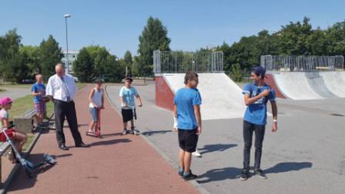 Pojechał na wycieczkę edukacyjną, żeby zrozumieć użytkowników skateparku Pojechał na wycieczkę edukacyjną, żeby zrozumieć użytkowników skateparku