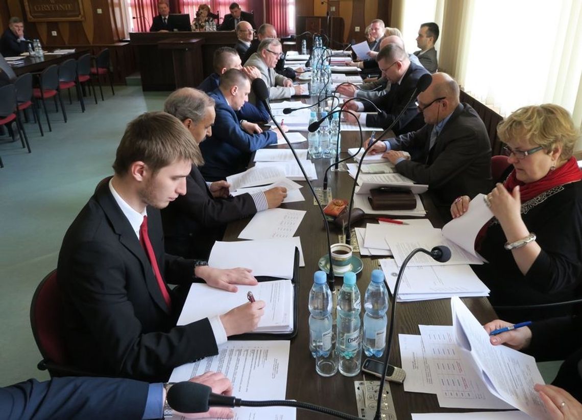 Pokazali palcem zaniedbane drogi