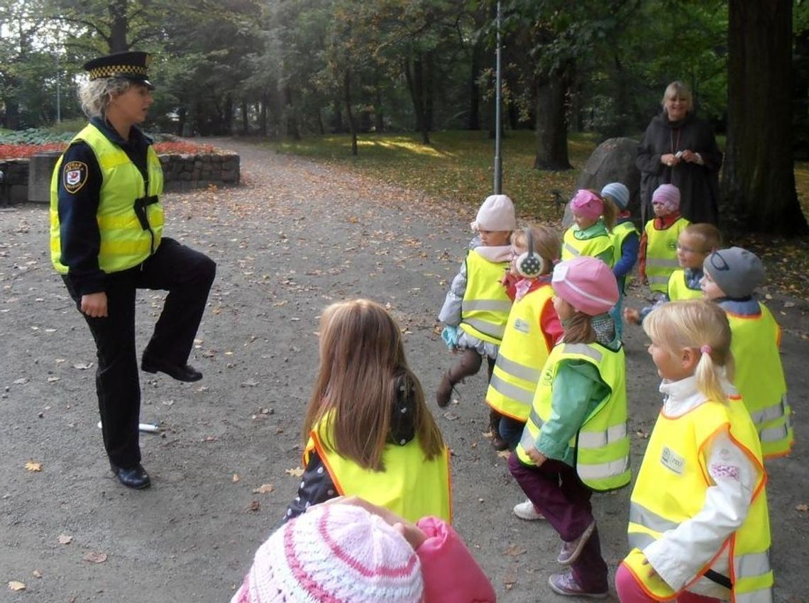 Policja i straż w przedszkolach Policja i straż w przedszkolach