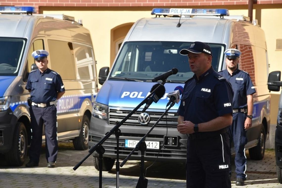 Policjanci dostali nowe radiowozy Policjanci dostali nowe radiowozy