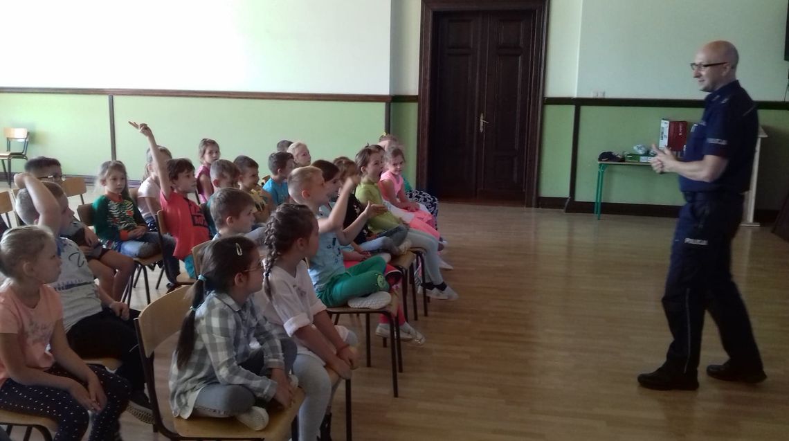 Policjanci przyszli do szkoły z misją