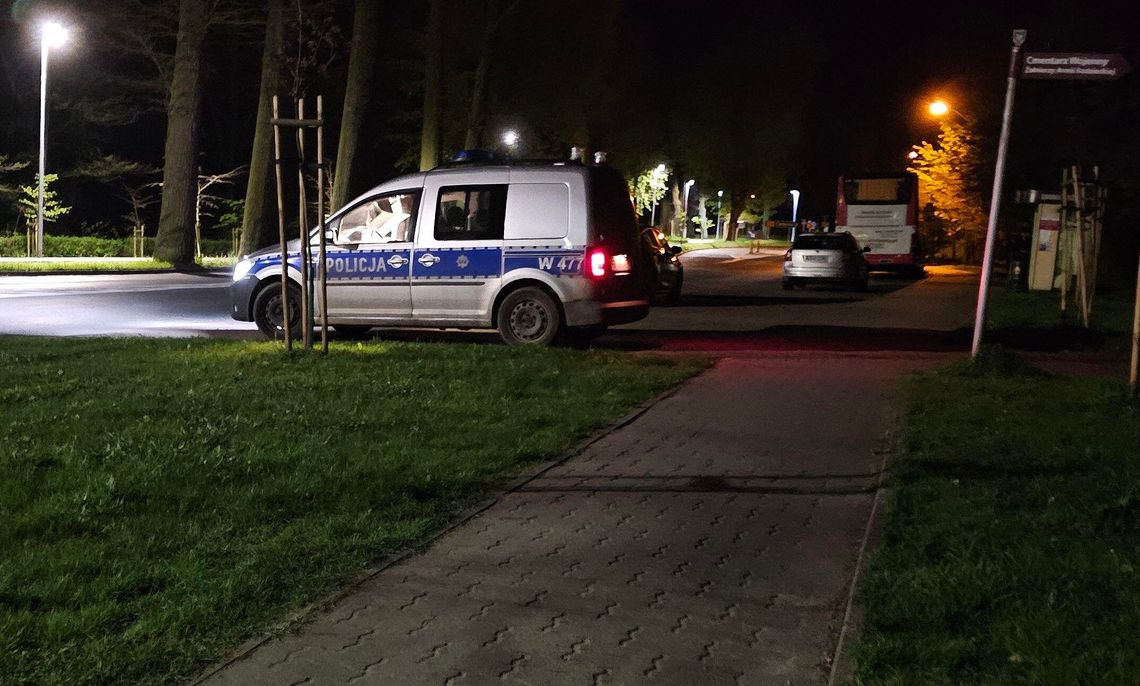 Policjanci ujawniają nietrzeźwego kierowcę podczas kontroli drogowej. Prawo jazdy zatrzymane