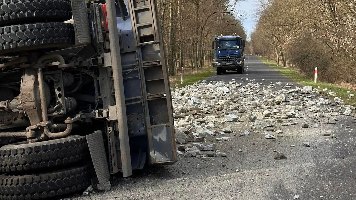 Policjanci ustalili, co było przyczyną wywrotki