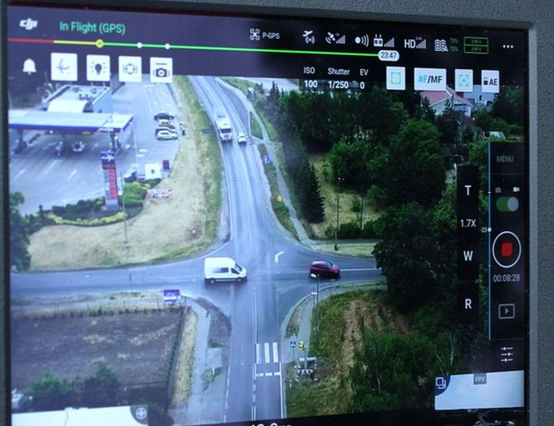 Policjanci wystawili kilkanaście mandatów podczas akcji z wykorzystaniem drona Policjanci wystawili kilkanaście mandatów podczas akcji z wykorzystaniem drona