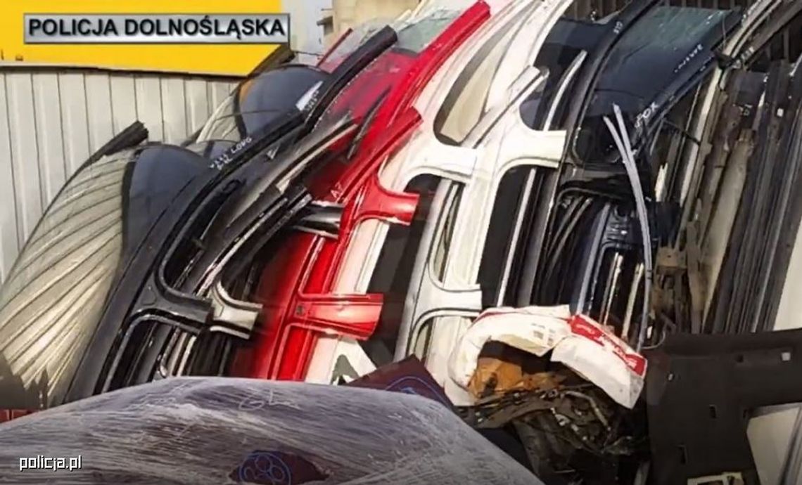 Policjanci zlikwidowali dwie dziuple samochodowe Policjanci zlikwidowali dwie dziuple samochodowe