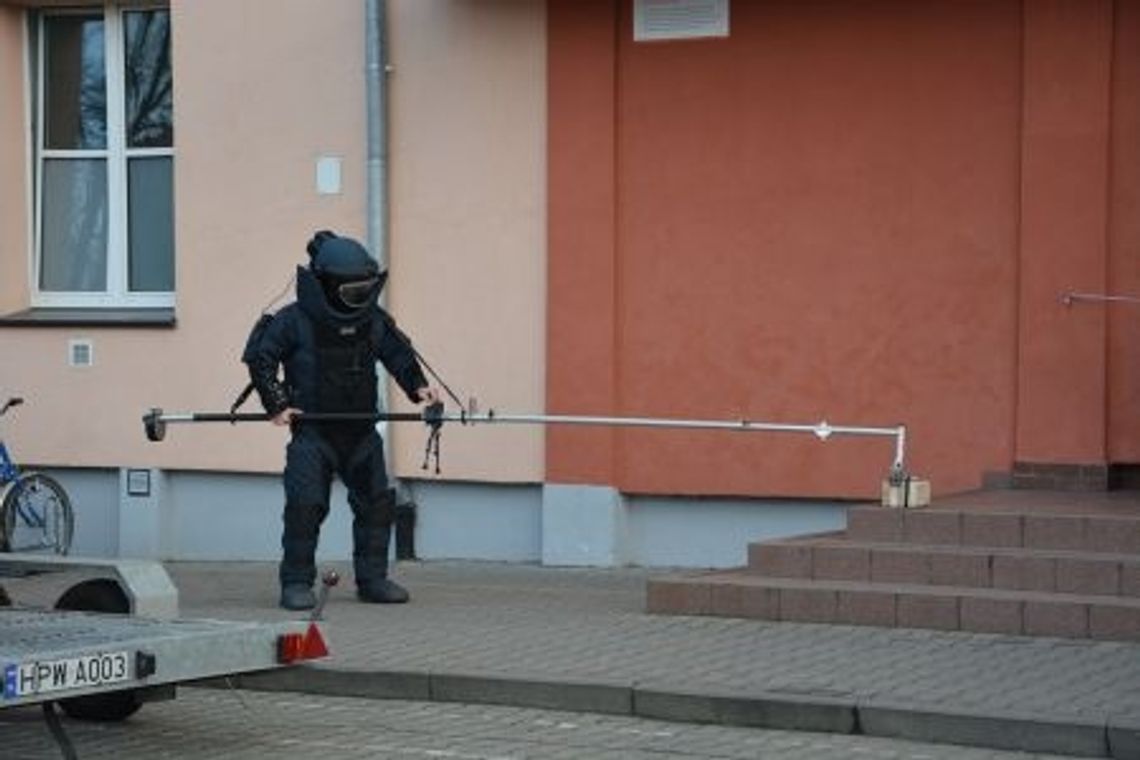 Policjanci zneutralizowali ładunek wybuchowy Policjanci zneutralizowali ładunek wybuchowy