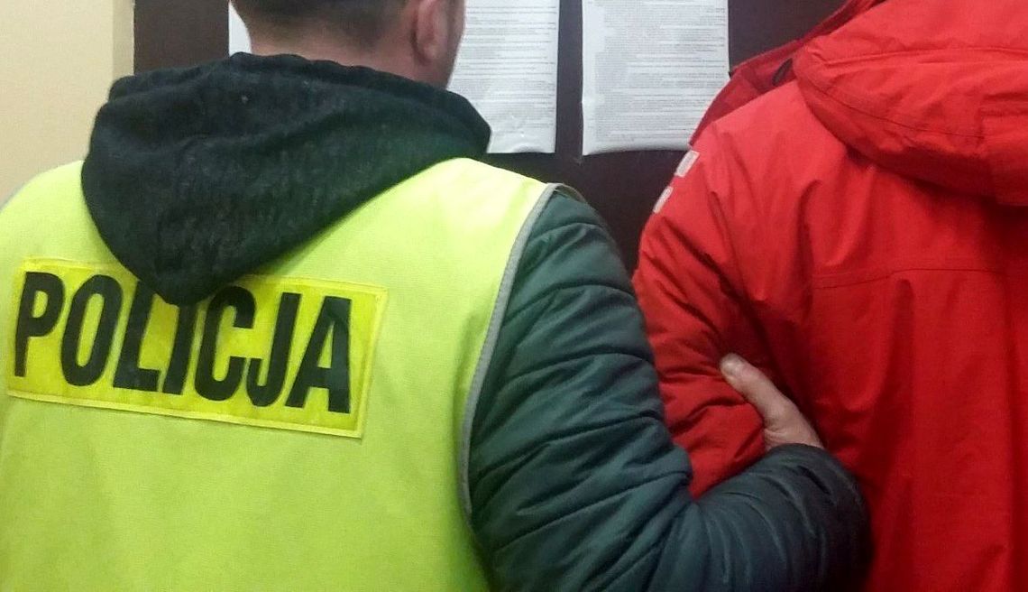 Policjant po slużbie zatrzymał sprawcę kradzieży telefonu komórkowego Policjant po slużbie zatrzymał sprawcę kradzieży telefonu komórkowego