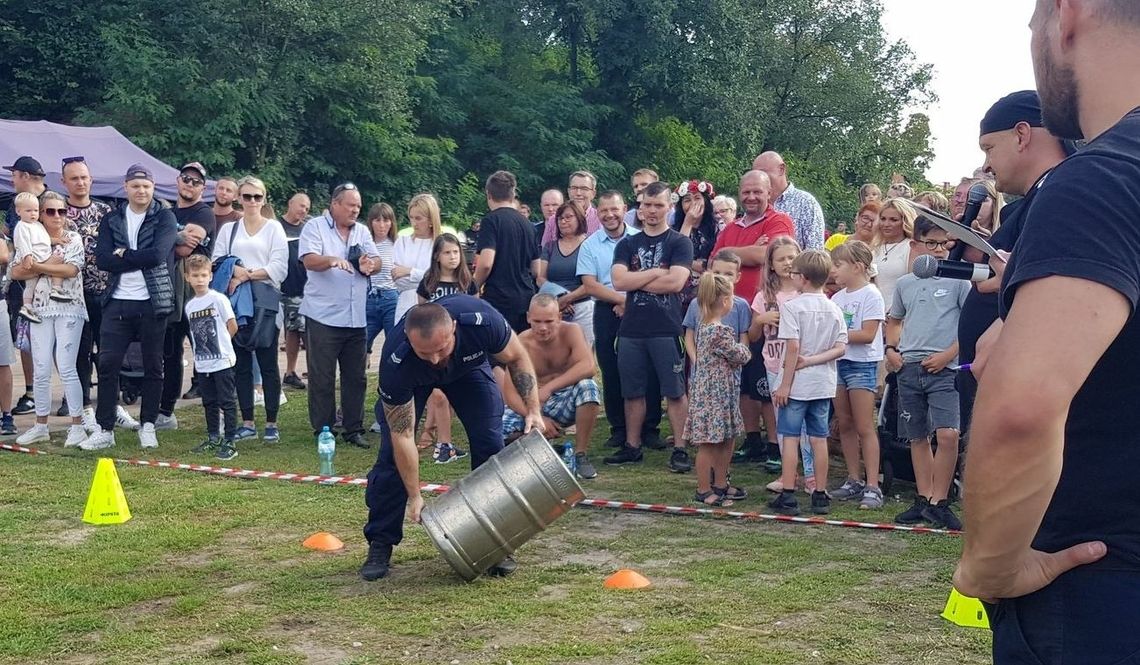 Policjant z Gryfina najsilniejszym mieszkańcem gminy [FOTO, WIDEO]