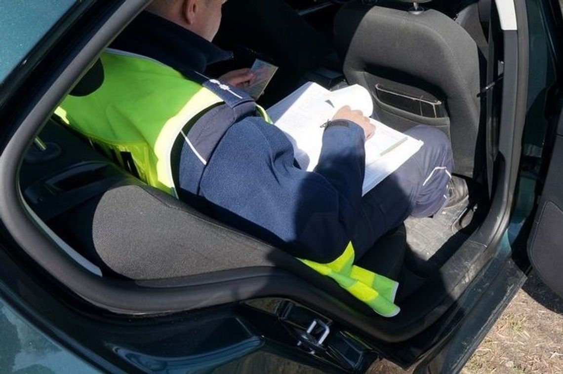 Policjant zgubił ważny notatnik. Pokrzywdzeni mogą się zgłaszać na komendę Policjant zgubił ważny notatnik. Pokrzywdzeni mogą się zgłaszać na komendę