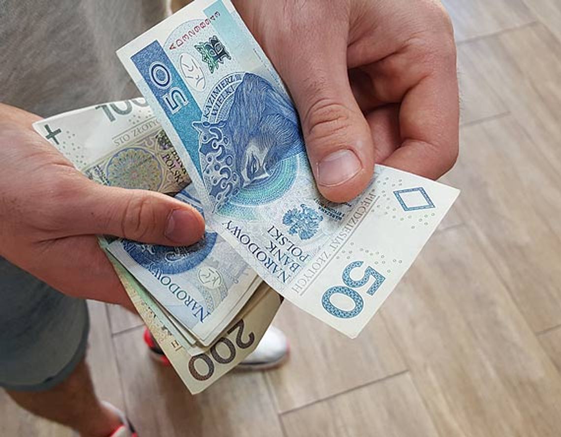 Policjantowi chciał wręczyć łapówkę 50 zł. Ku przestrodze… Policjantowi chciał wręczyć łapówkę 50 zł. Ku przestrodze…